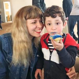 Meet your Posher, Yaara